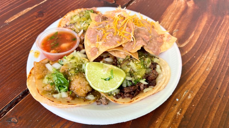 Plate of Tacos at El Rinconcito Monarcas. Photo by Memo Torres for L.A. TACO.