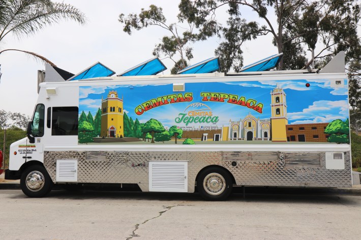 Cemitas Tepeaca food truck