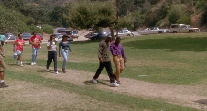 Justice, Iesha, Lucky and Chicago (Joe Torry) arrive at the John Family Reunion. Screenshot via Columbia Pictures.