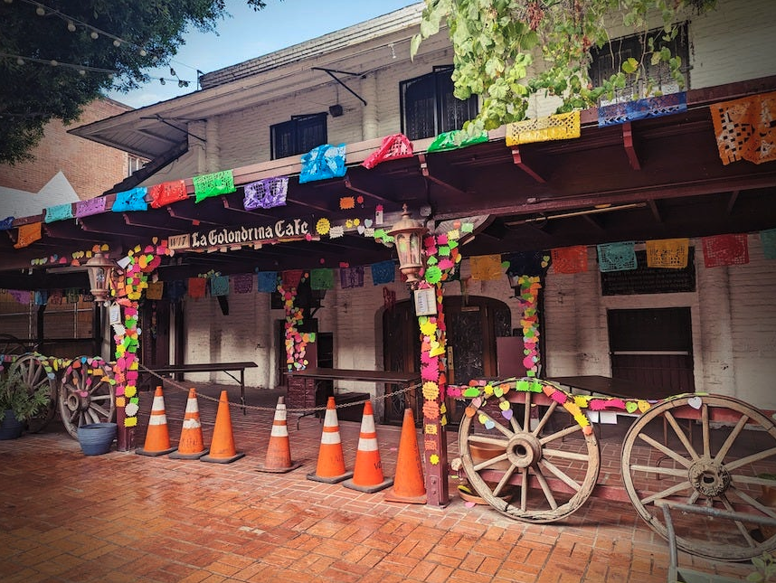洛杉矶最古老的墨西哥餐厅之一，Olvera Street的La Golondrina Café面临驱逐。
