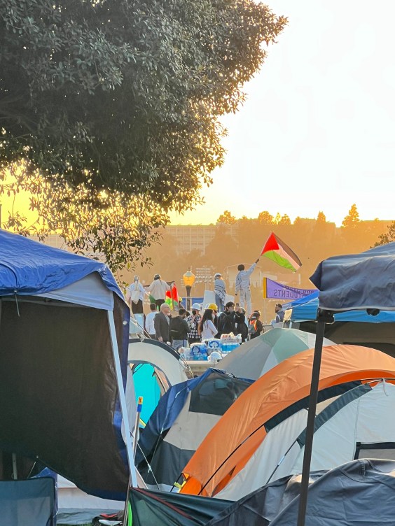 Swarm of Police in Riot Gear Destroy Peaceful Pro-Palestine Encampment At UCLA During Early Morning Raid, Over 200 Arrested