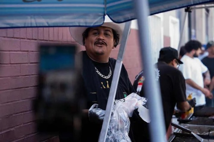 Jimmy from Tacos Los Huicholes on TikTok live. Photo courtesy of @altered_state_media23/Instagram.