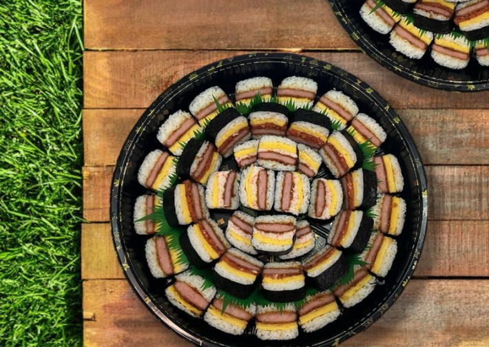 A platter of SPAM musubi