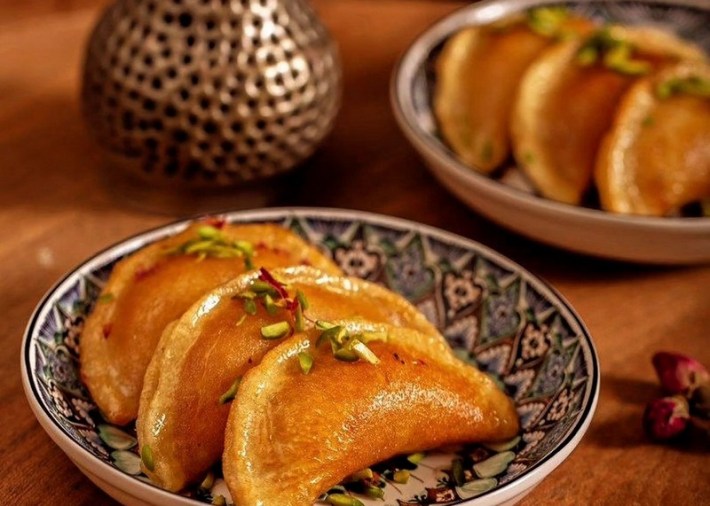 Atayef on a plate at Mrs. Knafeh.