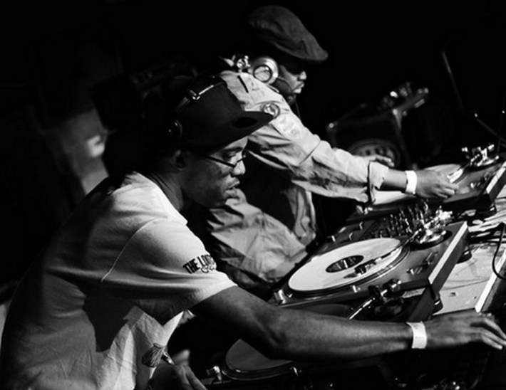 J Rocc and DJ Spinna on turntables