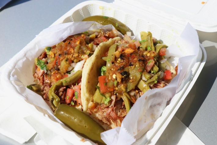 Los Cinco Puntos, taco de carnitas surtido.