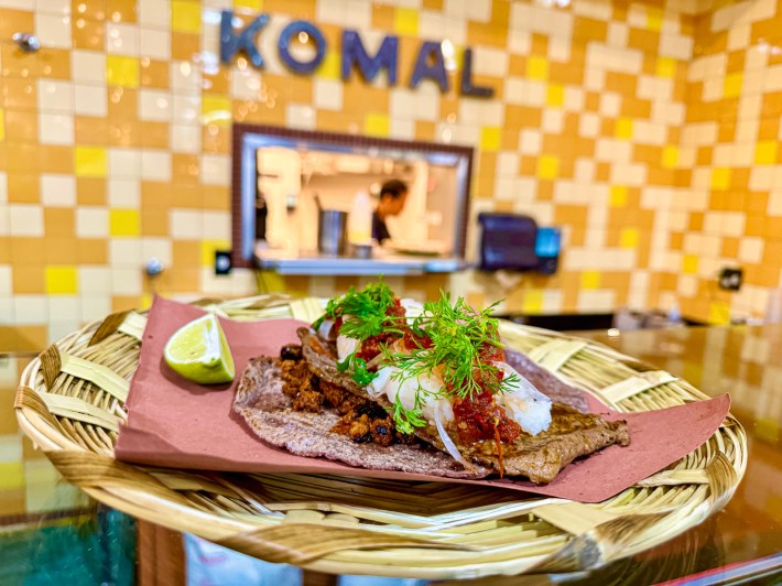 Taco at Komal Molino. Photo by Javier Cabral for L.A. TACO.