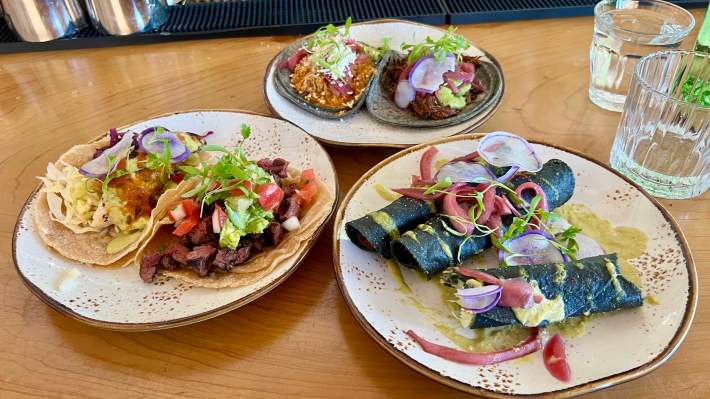 Tacos at Chulita. Photo by Memo Torres for L.A. TACO.