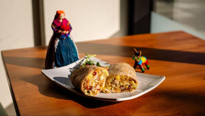 Los Molcajetes burrito
