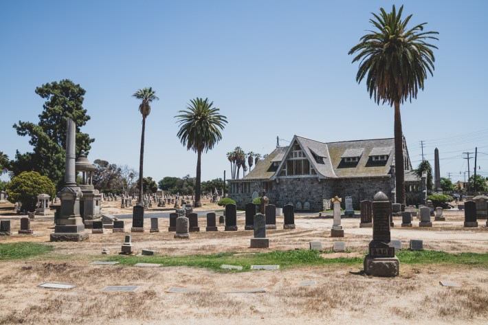 Evergreen Cemetery. Photo by Jared Cowan for L.A. TACO.