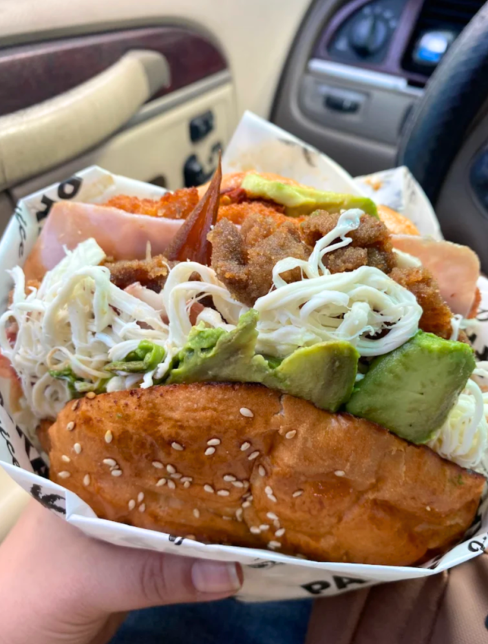Cemitas with chicken and ham.