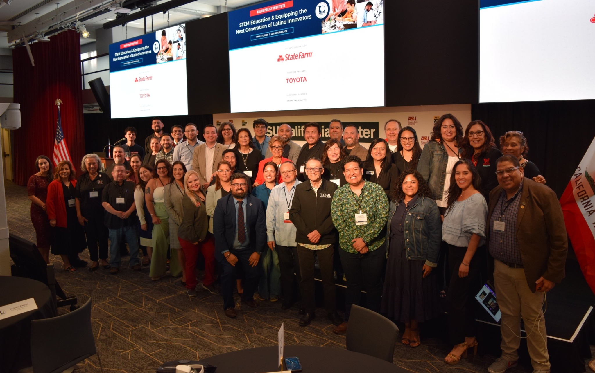NALEO attendees pose for a photo.