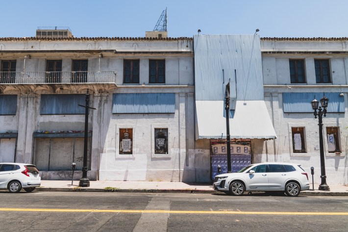 The former spot of Plato’s Retreat West. Photo by Jared Cowan for L.A. TACO.