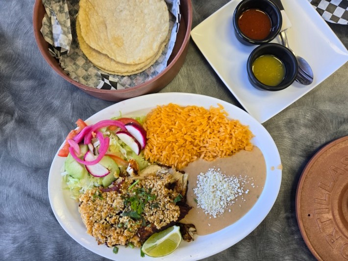 El Dorado Sinaloense. Photo by Hadley Tomicki for L.A. TACO.