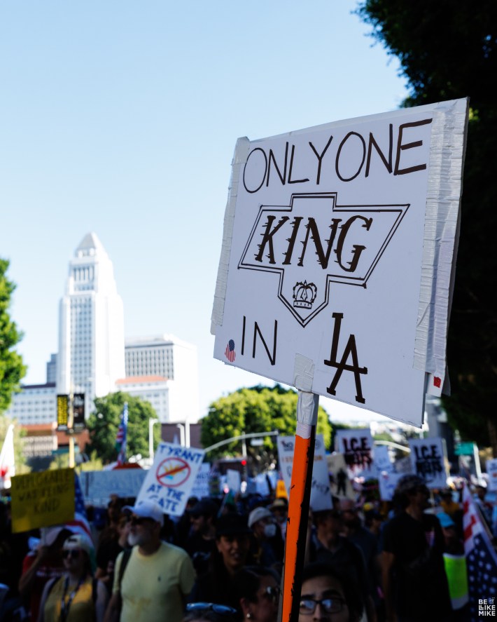 Funny No Kings sign.