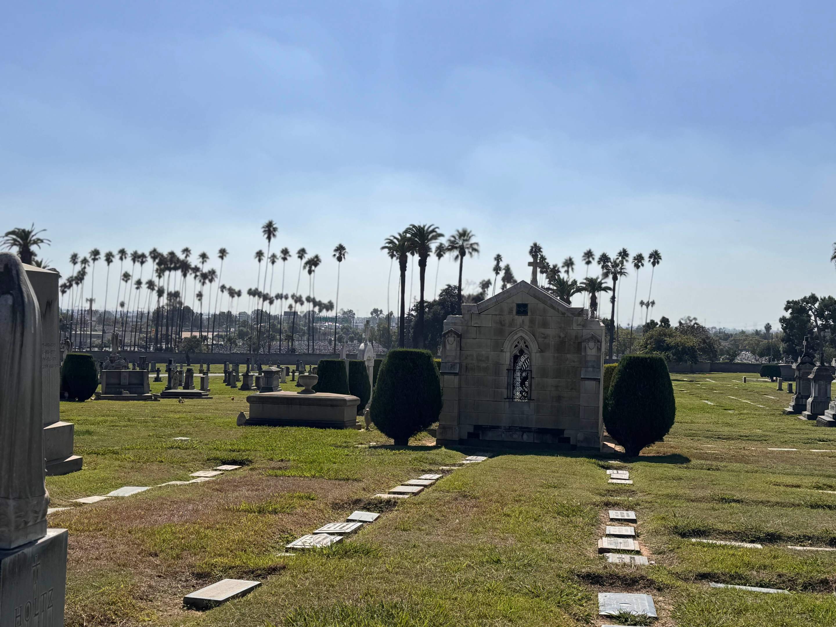 Calvary Cemetery. Photo by Erick Galindo for L.A. TACO.