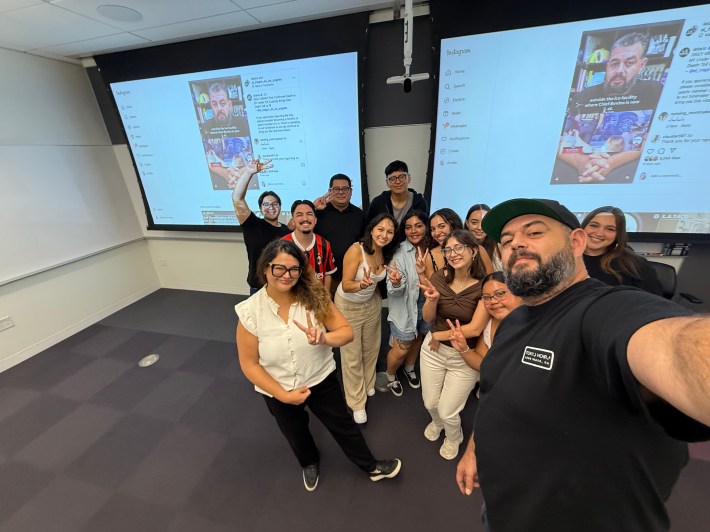 Memo in USC class with students and Amara Aguilar. Photo by Memo Torres for L.A. TACO.