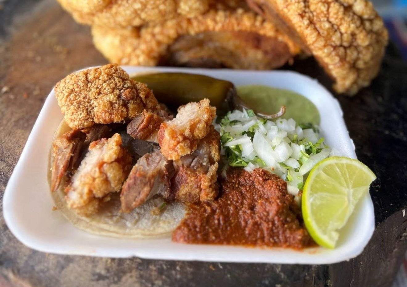 a taco de chicharrón