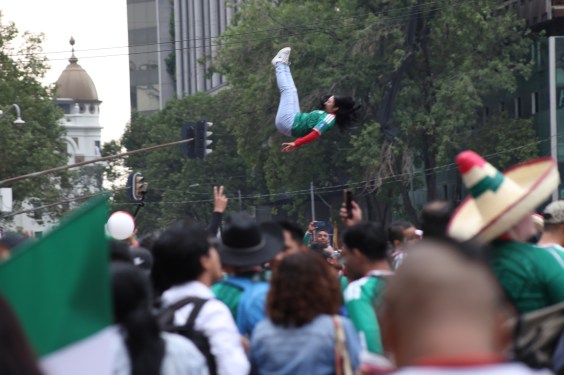 Why Are Mexicans Chanting ‘¿Y Si Sí?’ Right Now?
