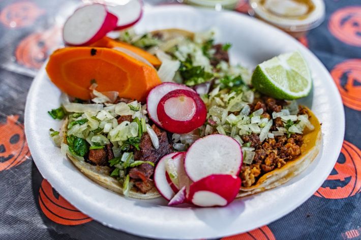 Tacos at Taquería Paco's Tacos. Photo by Memo Torres for L.A. TACO.