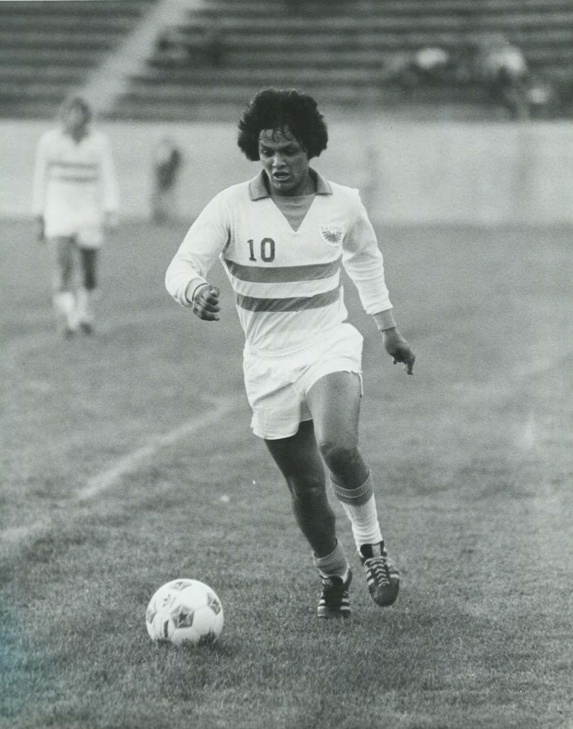 George Best of the Los Angeles Aztecs before a North American