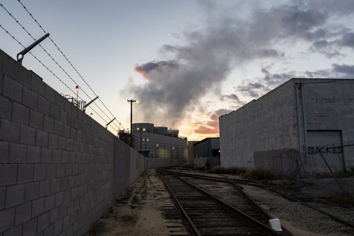 A facility in Vernon. Photo by Elmer Argueta for L.A. TACO.