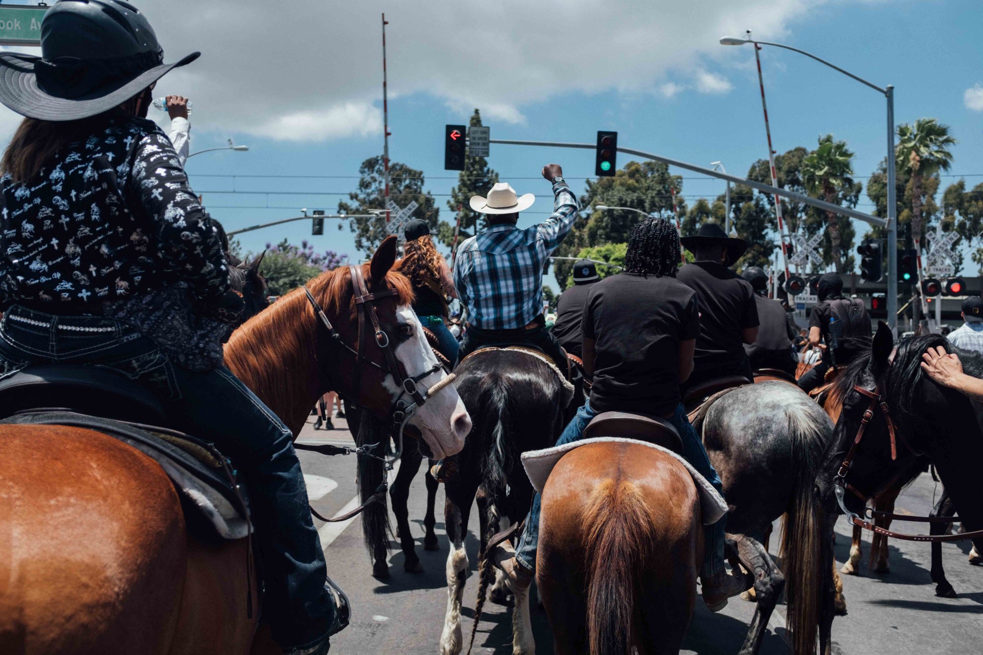 Black Texas Cowboys on Horseback Protest George Floyd's Death in Viral Video