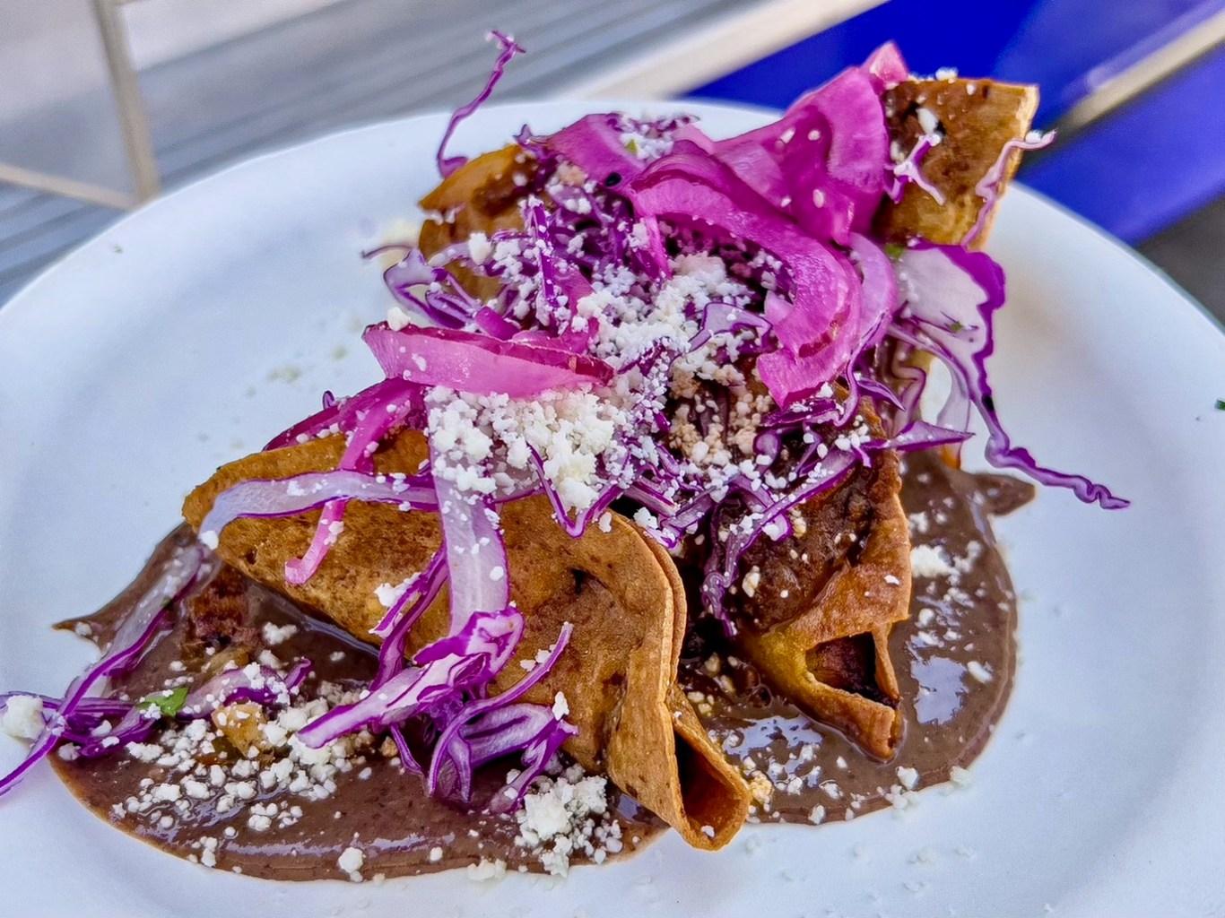 Simón's 'Mariscos Chingones' Is Doing Mexican Fine Dining-Level Seafood Out  of a Food Truck In Silver Lake ~ . TACO