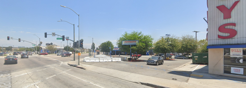 The K-bars were set up where Tacos La Güera usually sets up. Photo via Google Street View.