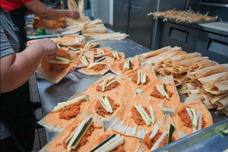 tamal prep station