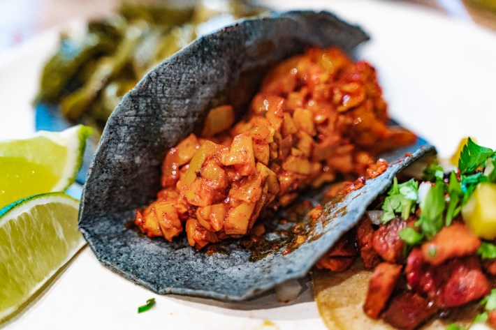 Vegan tinga at Don Manolito. Photo by Memo Torres for L.A. TACO.