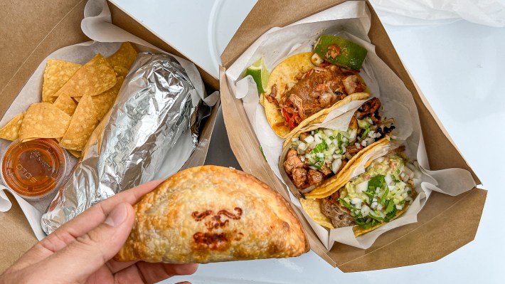 A plate at Takaria Tacos. Photo by Memo Torres for L.A. TACO.