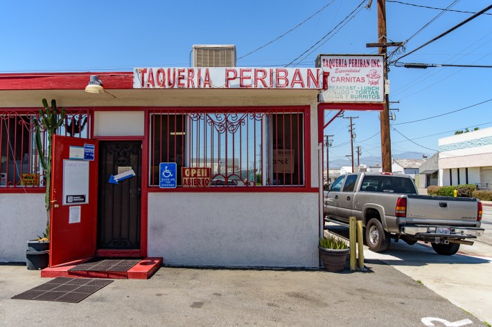 Outside Taquería Periban. Photo by Erwin Recinos for L.A. TACO.