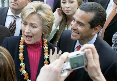 Hilary Clinton and Antonio Villaraigosa