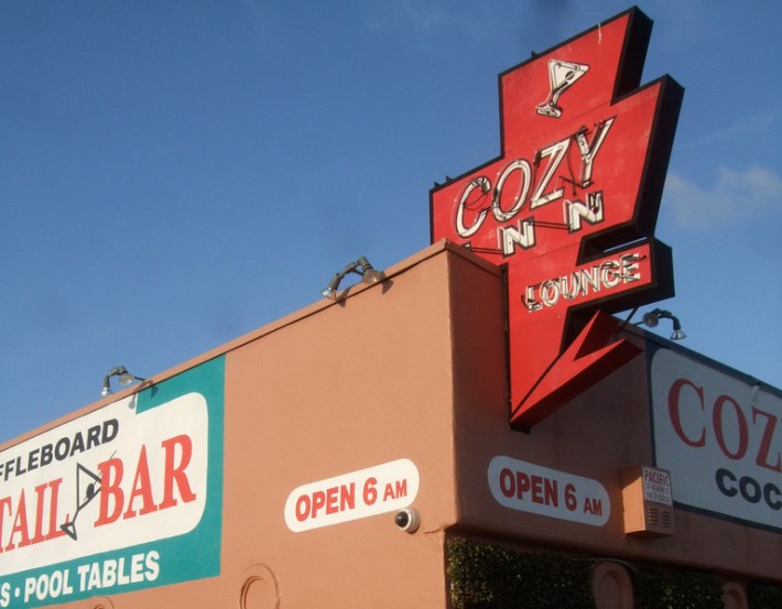 cozy_inn_culver_waltarrr
