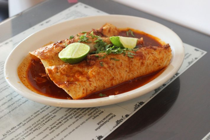 Tacos de barbacoa de chivo from El Jacalito in Lomita. Photo by Cesar Hernandez.