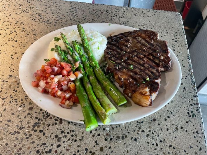 Lala’s bife de chorizo.