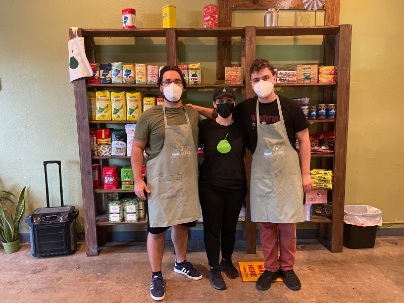Juan Carrasco, Gabriela Simoni and Tomas Carrasco inside Mate Conmigo.