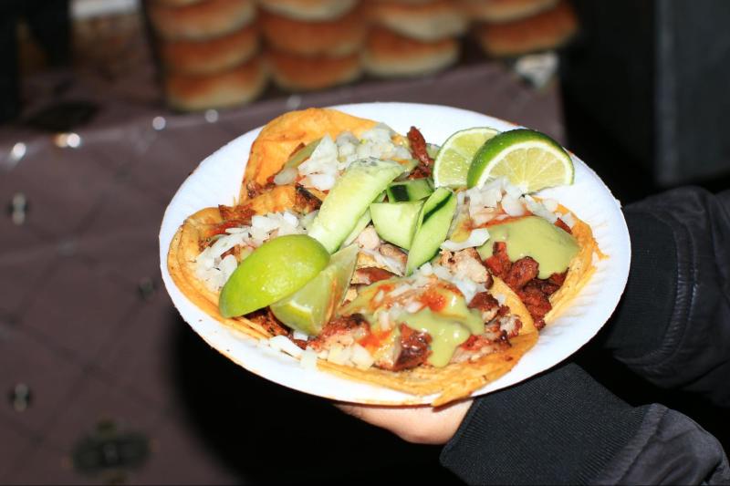 Tacos El Parillon. Photo by Vladimir Santos for L.A. TACO.