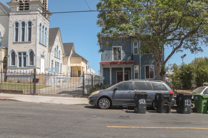 122 N Chicago Street, Boyle Heights. Photo by Jared Cowan for L.A. TACO.