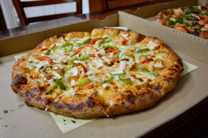 Tom Yum Pizza at Thai Curry Pizza. Photo by Javier Cabral for L.A. TACO.